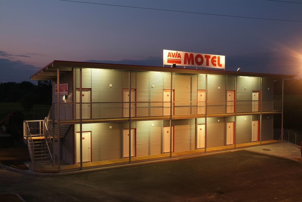 Fairsleep Avia Motel Gmuend Гмюнд Экстерьер фото